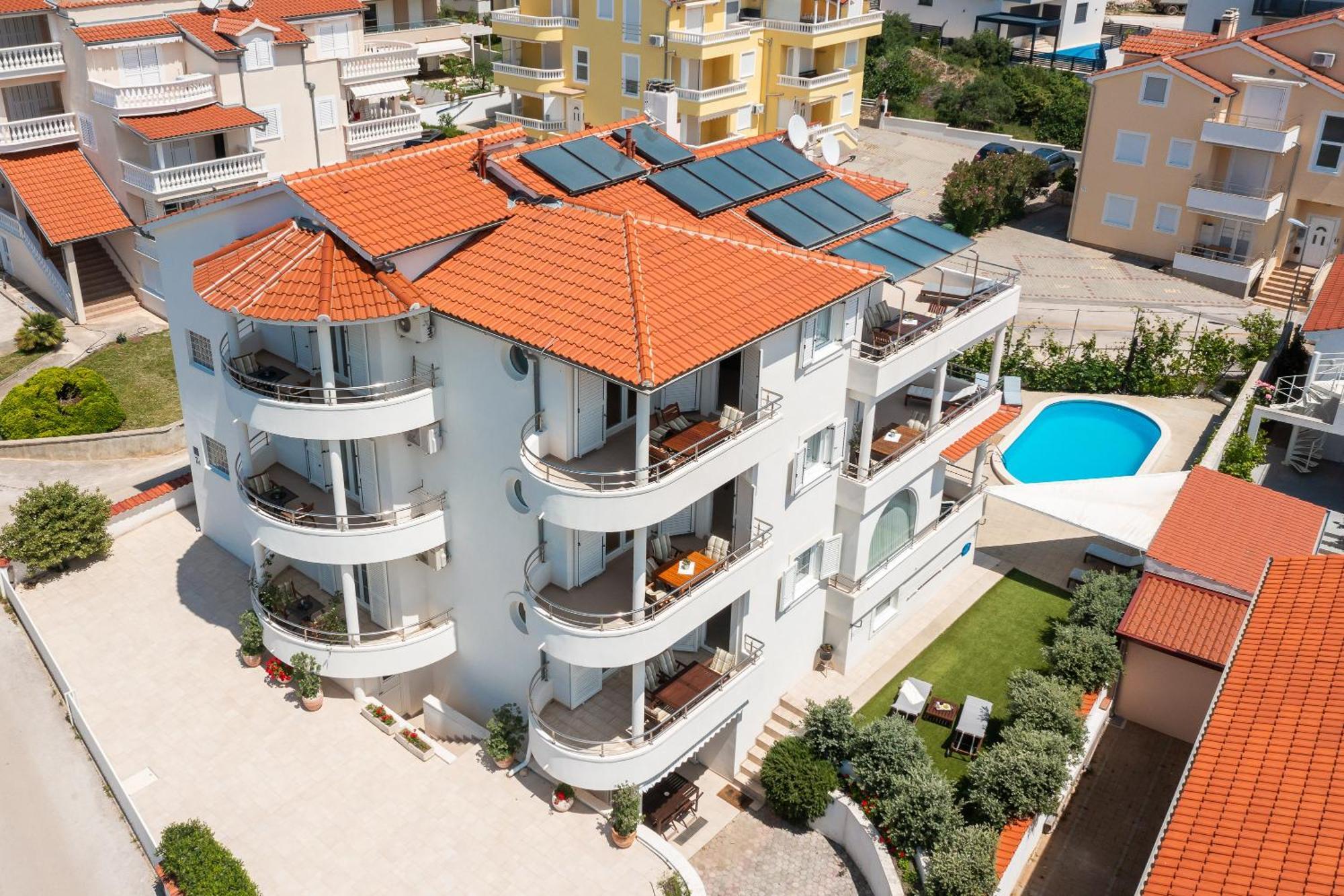 Apartments Tihi Vodice Exteriör bild